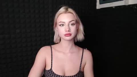 linacute52 online show from 11.10.25