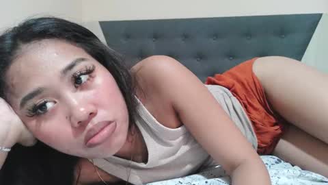 Snapshot of linadebie chatting on 11.25.25 LinaDebie online show from 11.25.25