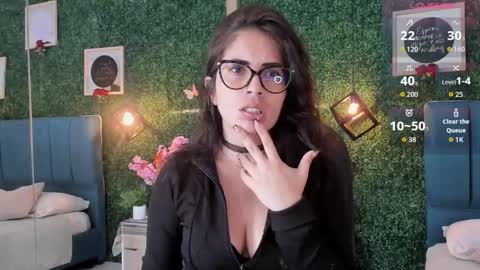 Lina  online show from 10.18.25