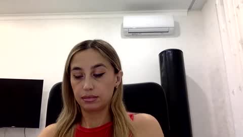 linavora online show from 11.26.25