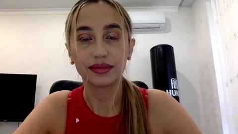 linavora online show from 11.28.25