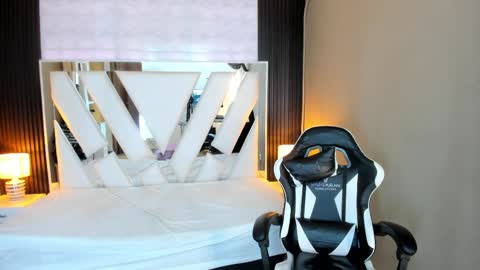  Linda  online show from 03.23.26