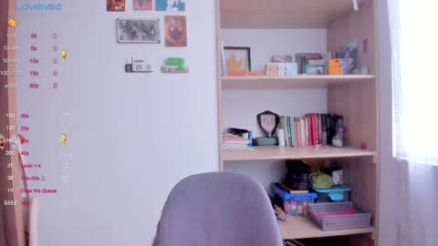 Giggles  online show from 03.05.25