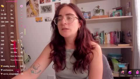 Giggles  online show from 01.05.26