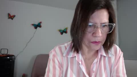 Snapshot of linda_hanna1977 chatting on 10.28.25 Linda Hanna online show from 10.28.25