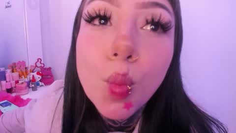 Lindaa maria  online show from 11.26.25