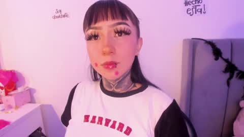 Lindaa maria  online show from 11.30.25