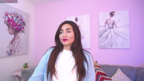 Maria Paula online show from 03.01.25