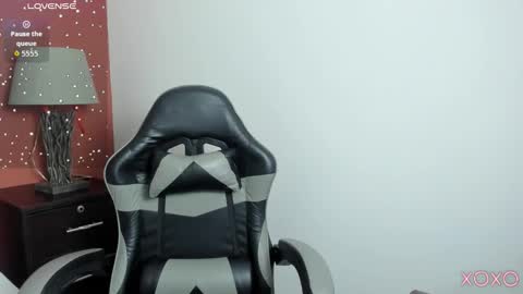 Snapshot of linda_rios_ chatting on 02.12.26 L I N D A online show from 02.12.26