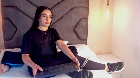 Linda Saenz online show from 02.04.25