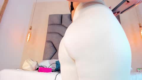 Snapshot of linda_saenz1 chatting on 01.15.26 Linda Saenz online show from 01.15.26