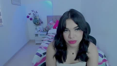 Snapshot of linda_zaam8386 chatting on 03.11.25 online show from 03.11.25
