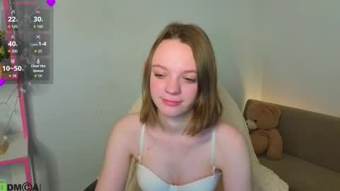 Snapshot of lindaa_bell chatting on 02.15.26 My real name is Olivia online show from 02.15.26