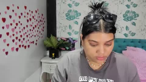 Snapshot of lindabreexlove chatting on 02.15.25 online show from 02.15.25