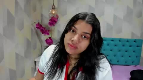 Snapshot of lindabreexlove chatting on 10.21.25 online show from 10.21.25