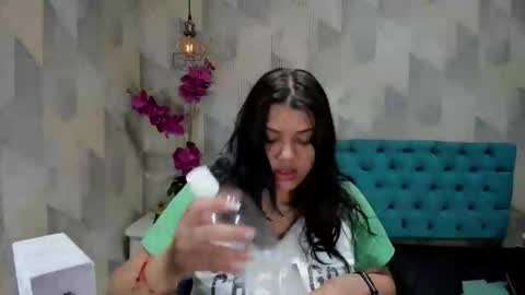 Snapshot of lindabreexlove chatting on 10.24.25 online show from 10.24.25