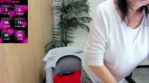 Linda online show from 11.26.25