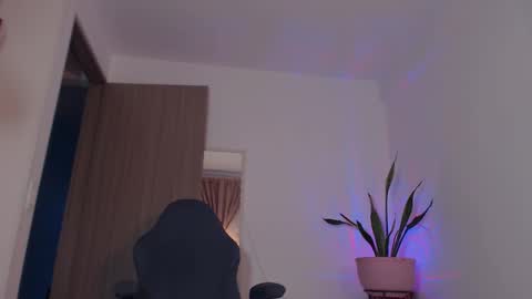 lindajoinx online show from 10.24.25