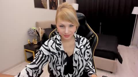 lindasandy online show from 10.13.25