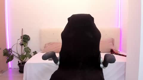 Linda  --  online show from 11.19.25