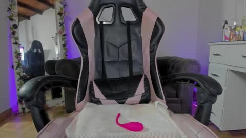 Snapshot of lindsay_khaleesi chatting on 12.06.24 Lindsay online show from 12.06.24