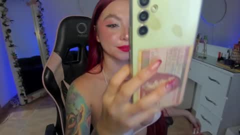 Snapshot of lindsay_khaleesi chatting on 01.07.25 Lindsay online show from 01.07.25