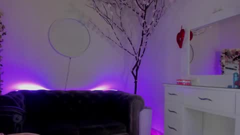 Snapshot of lindsay_khaleesi chatting on 02.22.25 Lindsay online show from 02.22.25