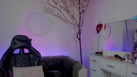 Snapshot of lindsay_khaleesi chatting on 10.03.25 Lindsay online show from 10.03.25