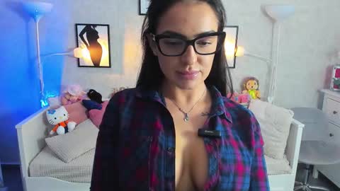 Alexandra online show from 10.03.25