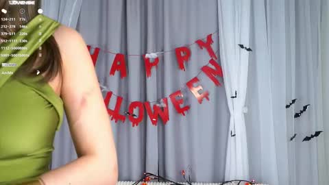 Kate online show from 10.31.25