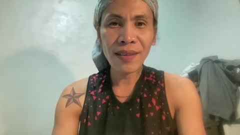 Snapshot of lingkure_69ts chatting on 02.17.25 weng bustamante online show from 02.17.25