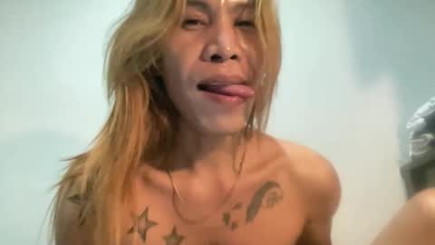 Snapshot of lingkure_69ts chatting on 02.17.25 weng bustamante online show from 02.17.25