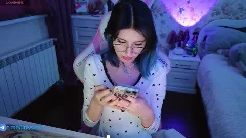 Snapshot of linksiss chatting on 11.20.25 linksiss online show from 11.20.25