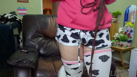 Linzy19 online show from 01.27.25