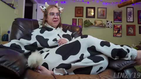 Snapshot of linzy19 chatting on 11.13.25 Linzy19 online show from 11.13.25