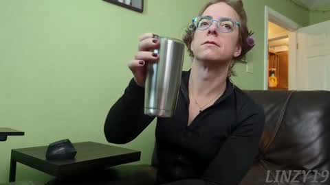 Snapshot of linzy19 chatting on 12.03.25 Linzy19 online show from 12.03.25