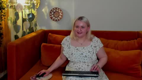 LioraArdyn online show from 04.10.26