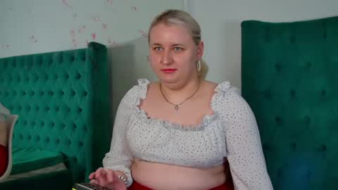 LioraArdyn online show from 04.14.26