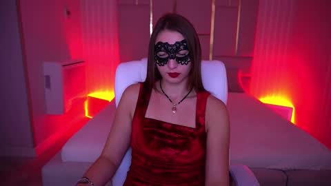 Lia online show from 10.31.25