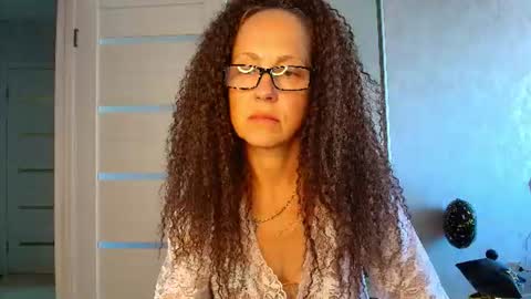 Snapshot of lioraweiss chatting on 06.13.26 Liora Weiss online show from 06.13.26