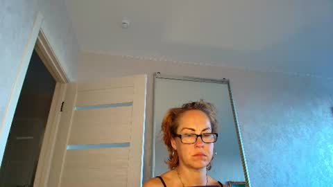 Snapshot of lioraweiss chatting on 06.20.26 Liora Weiss online show from 06.20.26