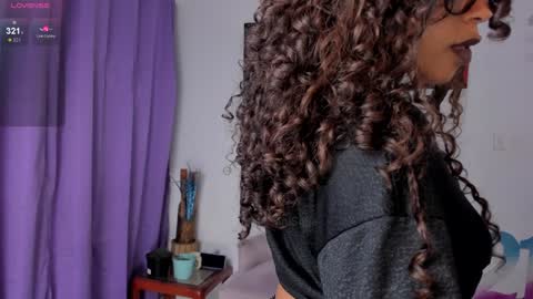 Snapshot of lips_sarasofia chatting on 01.31.25 lips_sarasofia online show from 01.31.25