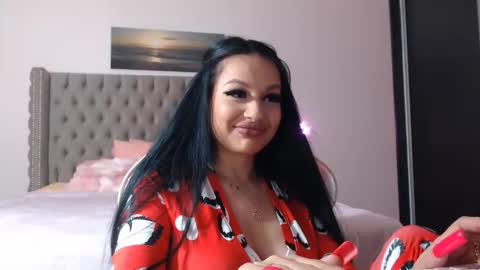 Snapshot of lisa104739 chatting on 11.30.25 Lisa online show from 11.30.25