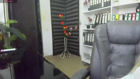 lisa online show from 10.18.25