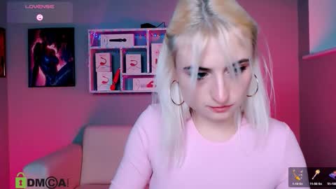 Snapshot of lisa_dark_ chatting on 11.03.25 Lisa online show from 11.03.25