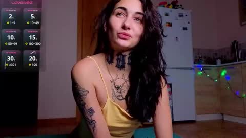 Snapshot of lisa_juicy chatting on 12.13.25 Liza online show from 12.13.25