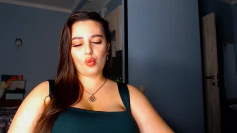 Snapshot of lisa_lady_golden chatting on 10.02.25 lisa_lady_golden online show from 10.02.25