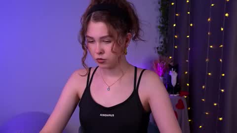  Lisa  online show from 11.13.25