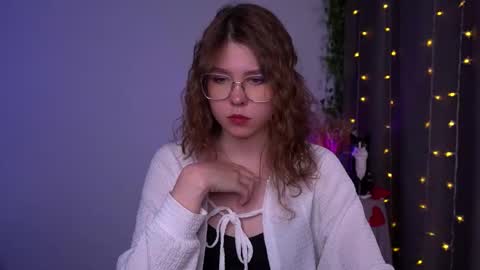  Lisa  online show from 11.28.25