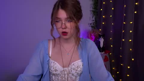  Lisa  online show from 11.29.25